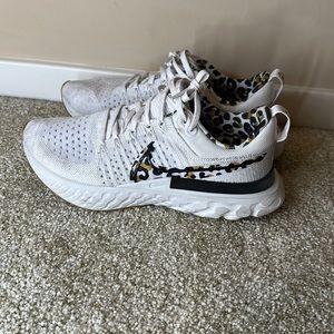 Women’s Nike sneakers